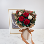 Bukiet Premium w pudełku - EVERGIVE – A Lasting Gesture – Crimson Charm