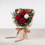 Bukiet Premium w pudełku - EVERGIVE – A Lasting Gesture – Crimson Charm