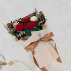 Bukiet Premium w pudełku - EVERGIVE – A Lasting Gesture – Crimson Charm