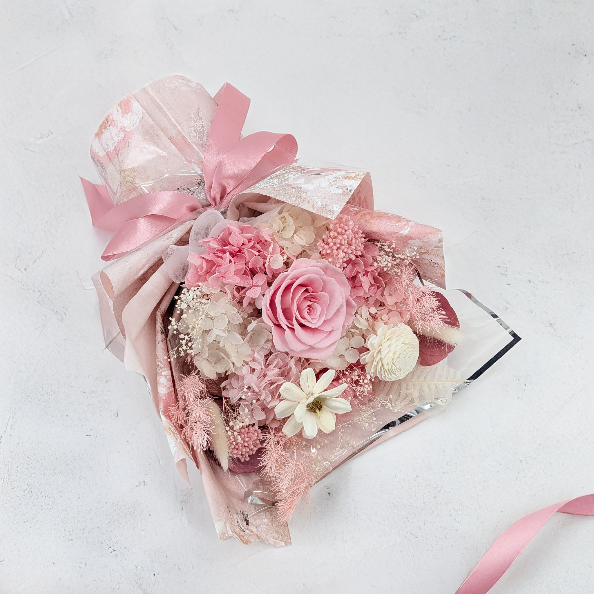 Bukiet Premium w pudełku - EVERGIVE – A Lasting Gesture – Pink Blush