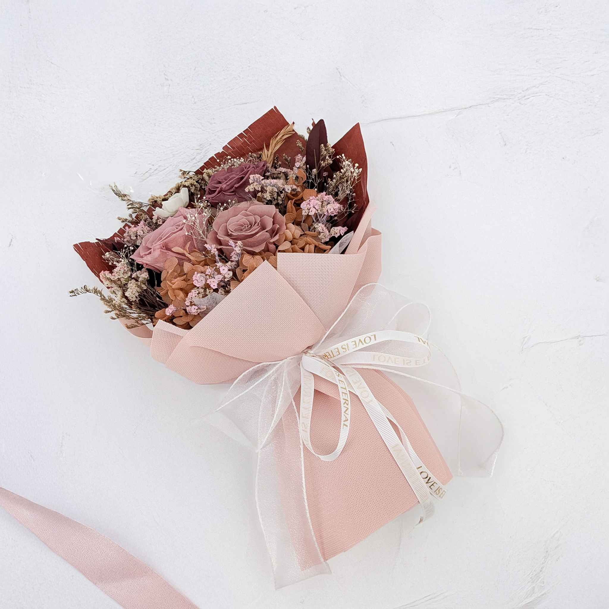 Bukiet Premium w pudełku - EVERGIVE – A Lasting Gesture – Powder Charm