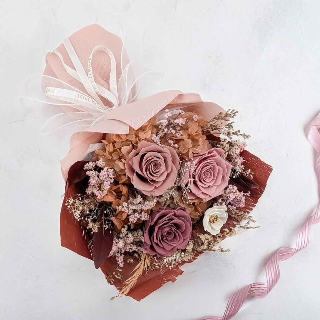 Bukiet Premium w pudełku - EVERGIVE – A Lasting Gesture – Powder Charm