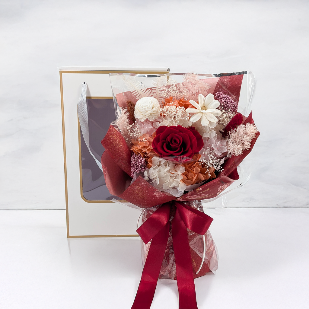 Bukiet Premium w pudełku - EVERGIVE – A Lasting Gesture – Red Blush