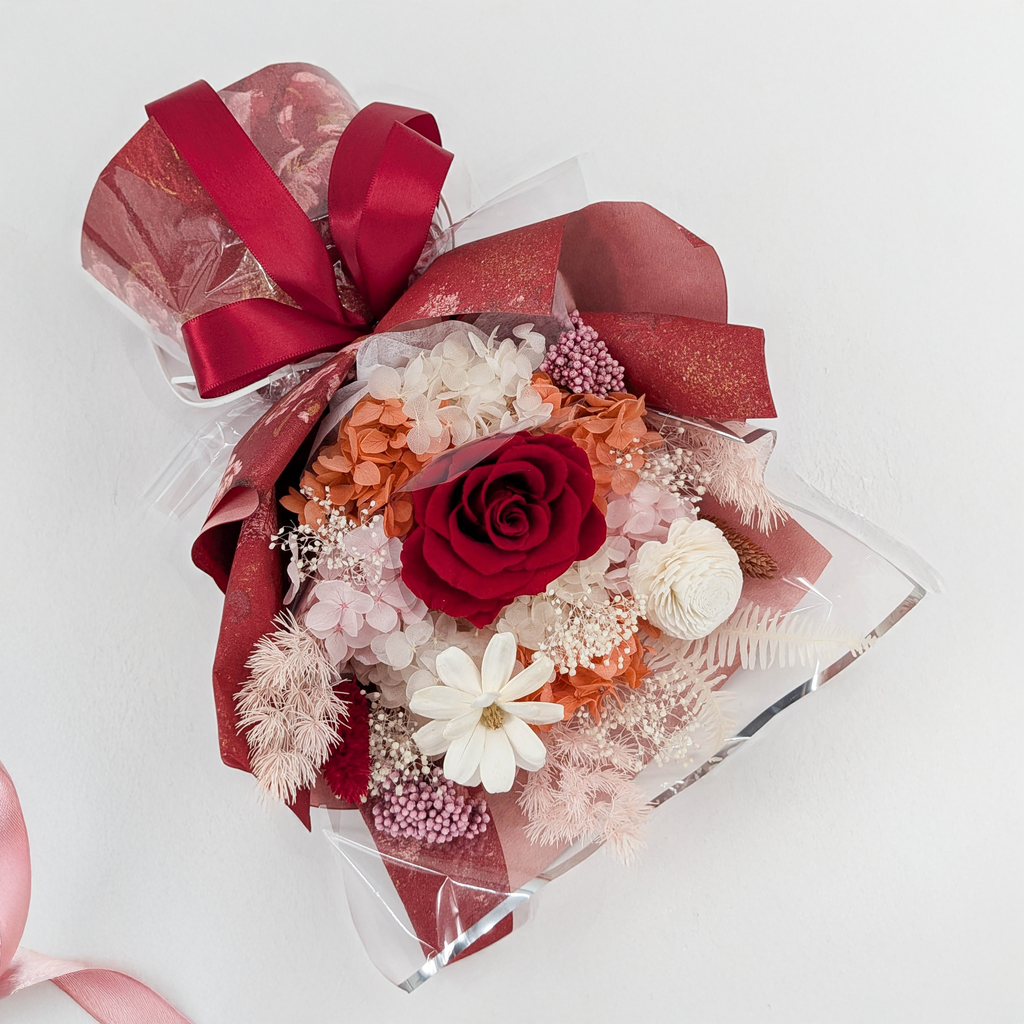 Bukiet Premium w pudełku - EVERGIVE – A Lasting Gesture – Red Blush