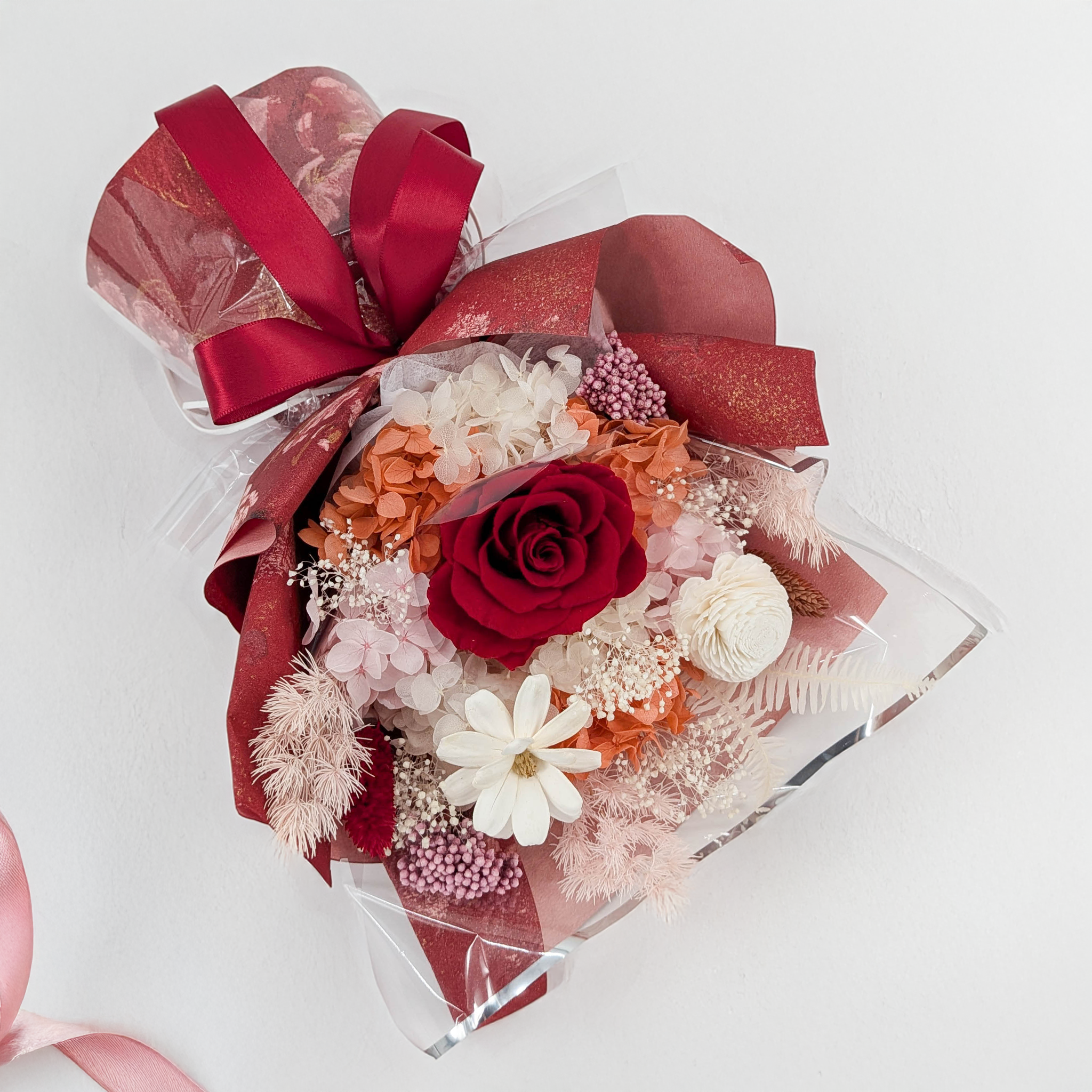 Bukiet Premium w pudełku - EVERGIVE – A Lasting Gesture – Red Blush